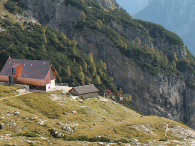 Progetto di restauro ed adeguamento del rifugio Corsi